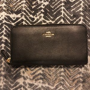 Coach Accordion Zip Wallet 58059 Black